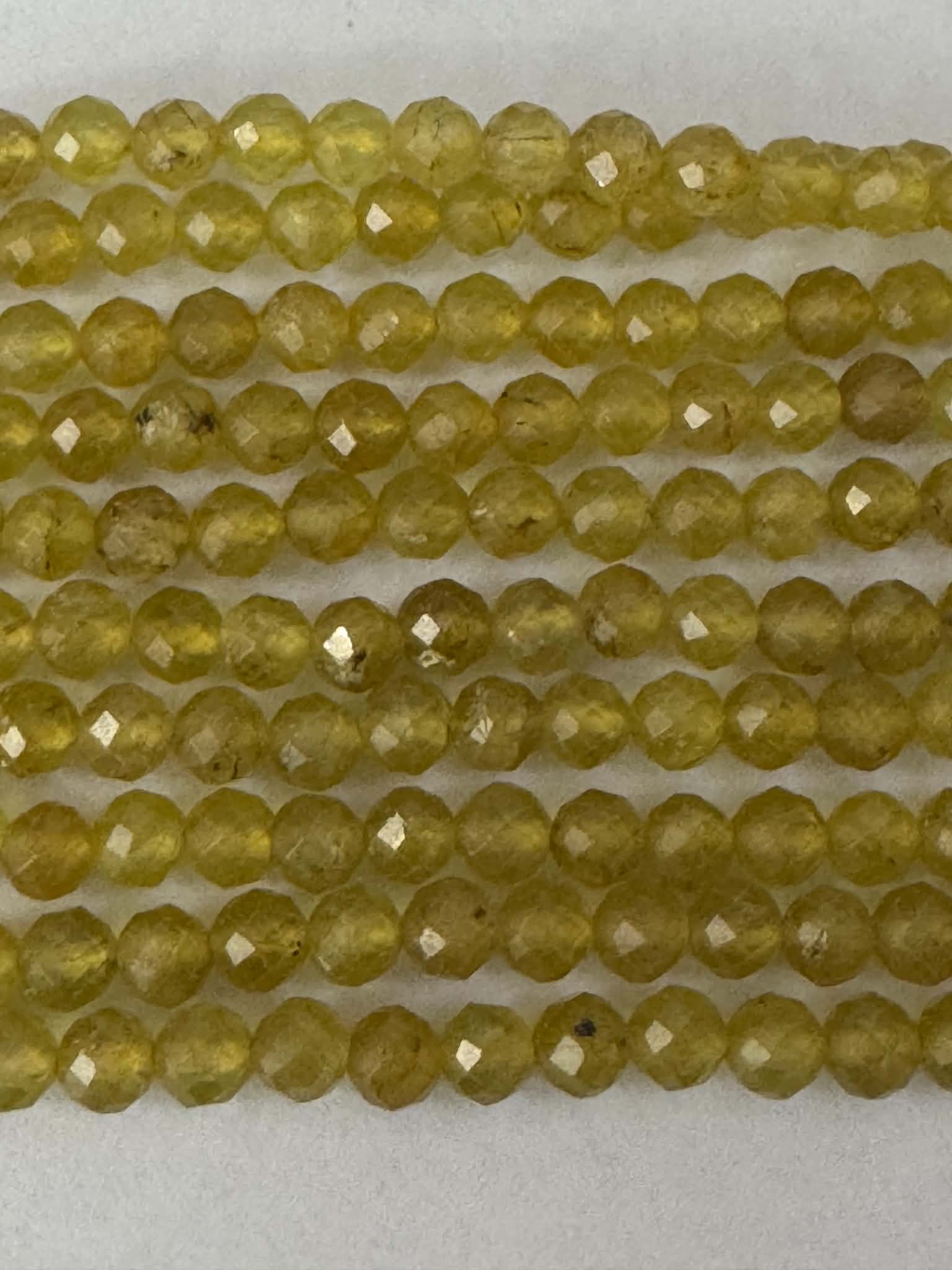 Apatit gelb ca 4mm facettiert