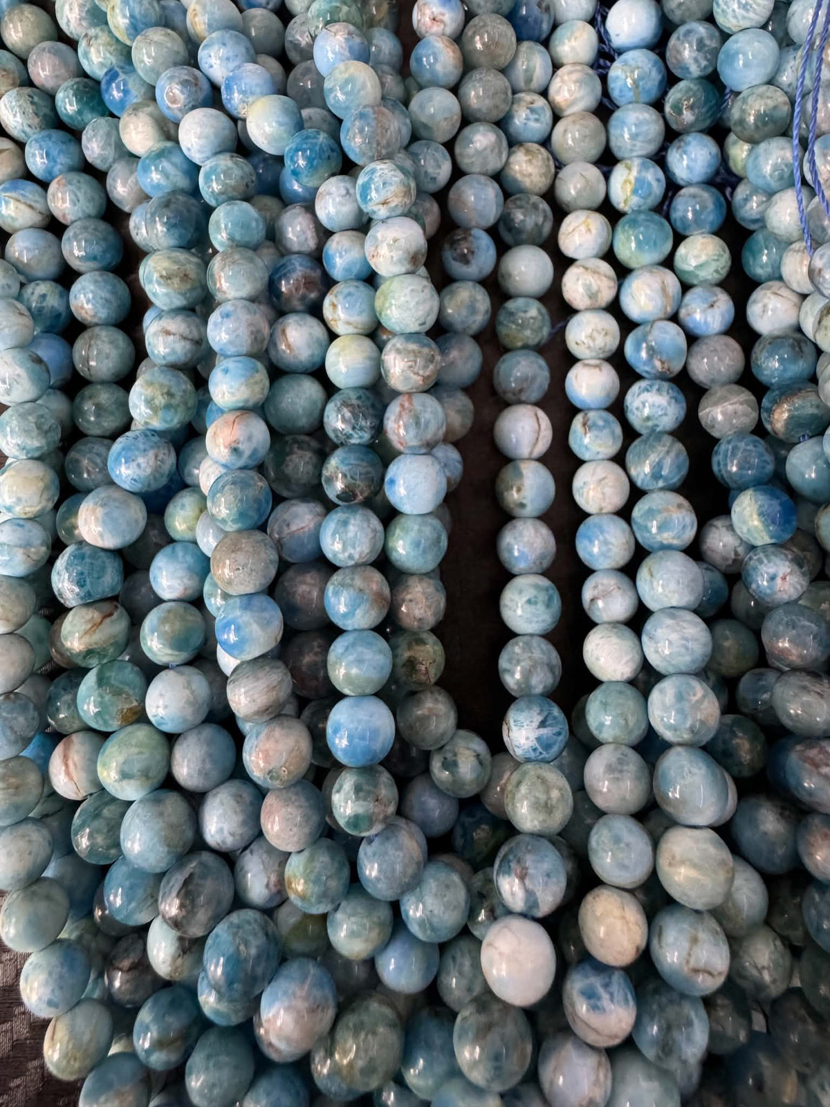 Apatite bleue claire, fil de perles rondes 6 mm