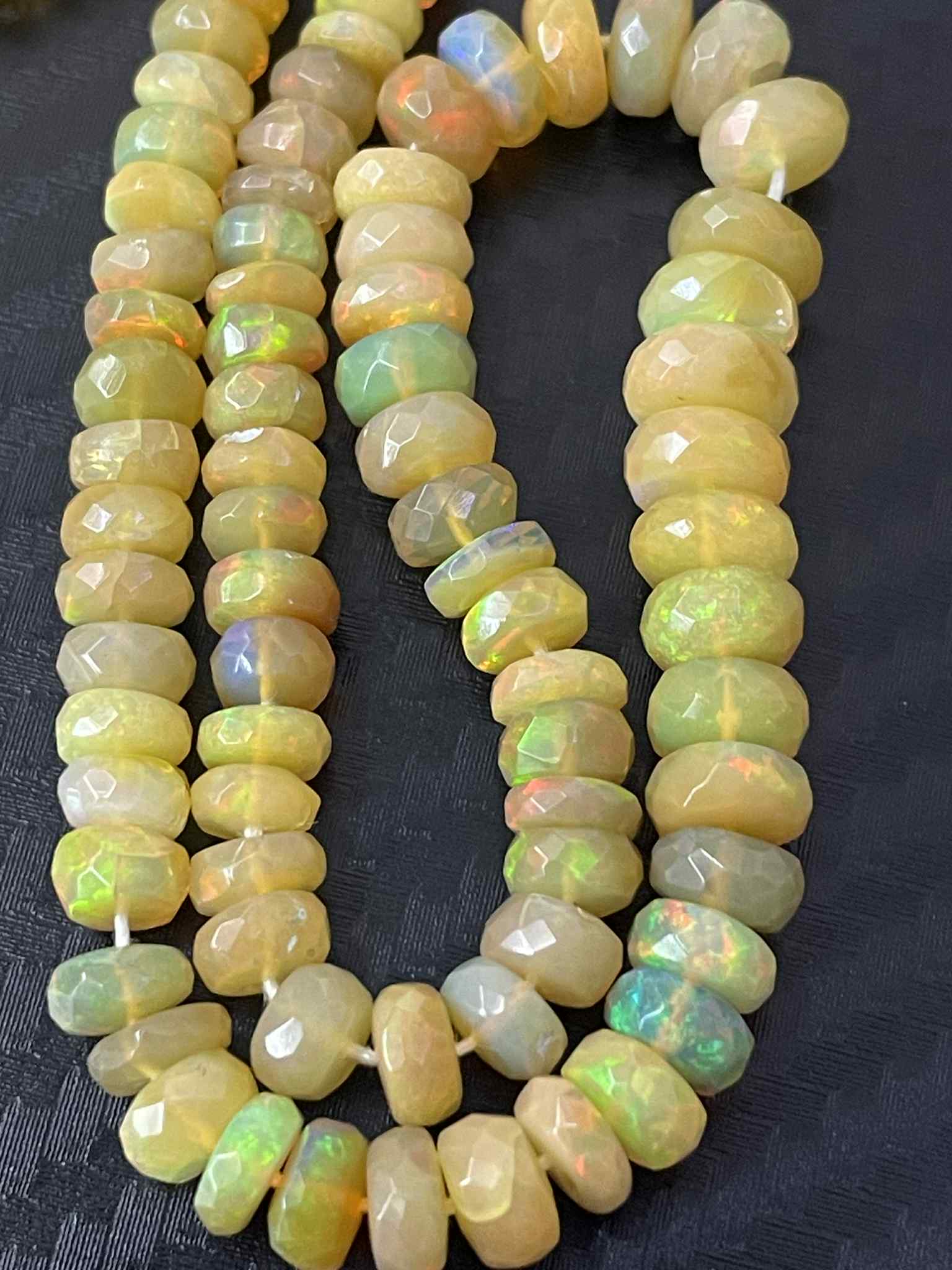 Opale couleur miel facettée 4 - 7 mm dégradé TOP