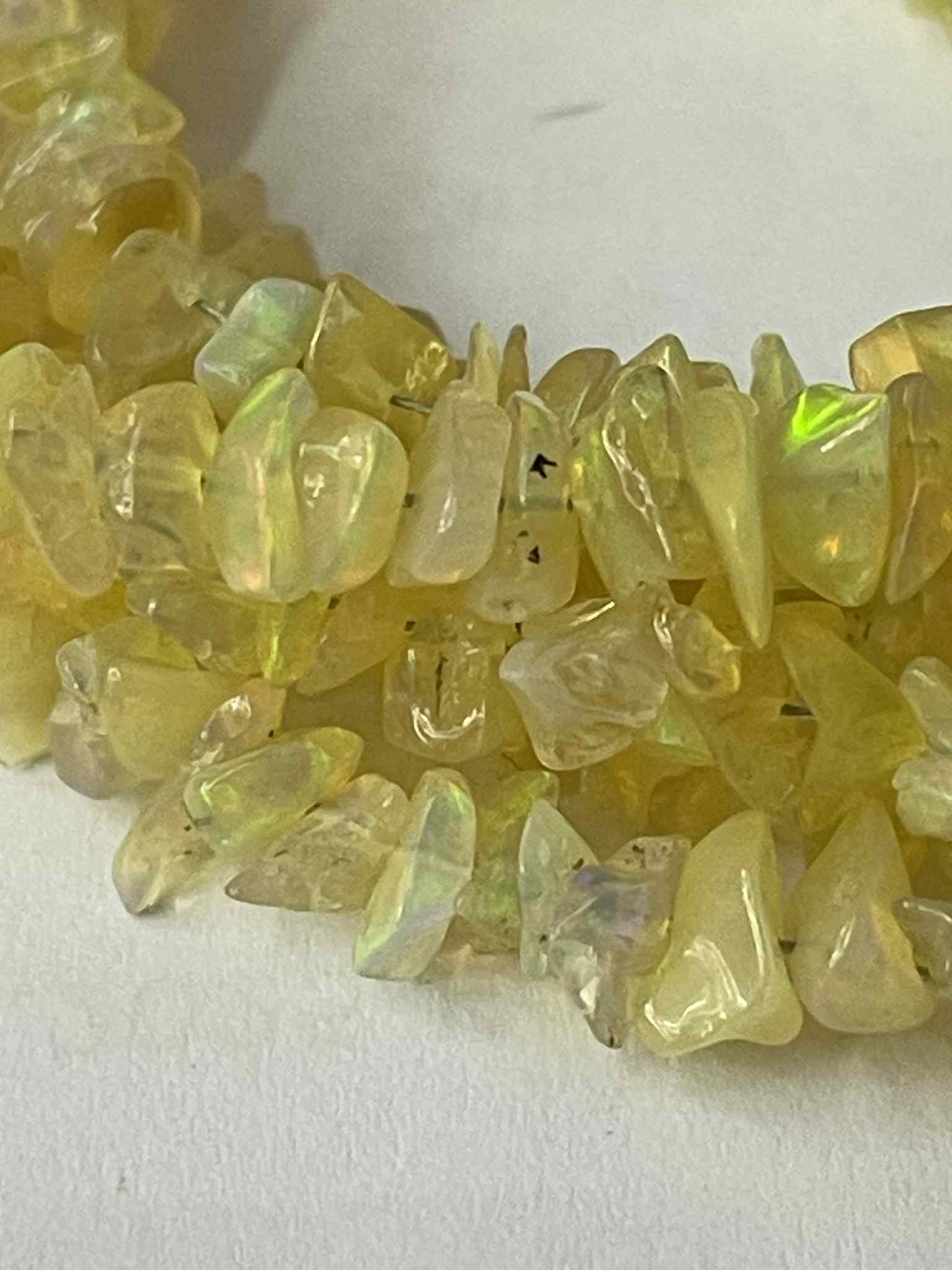 Filé d'éclats d'opale clair