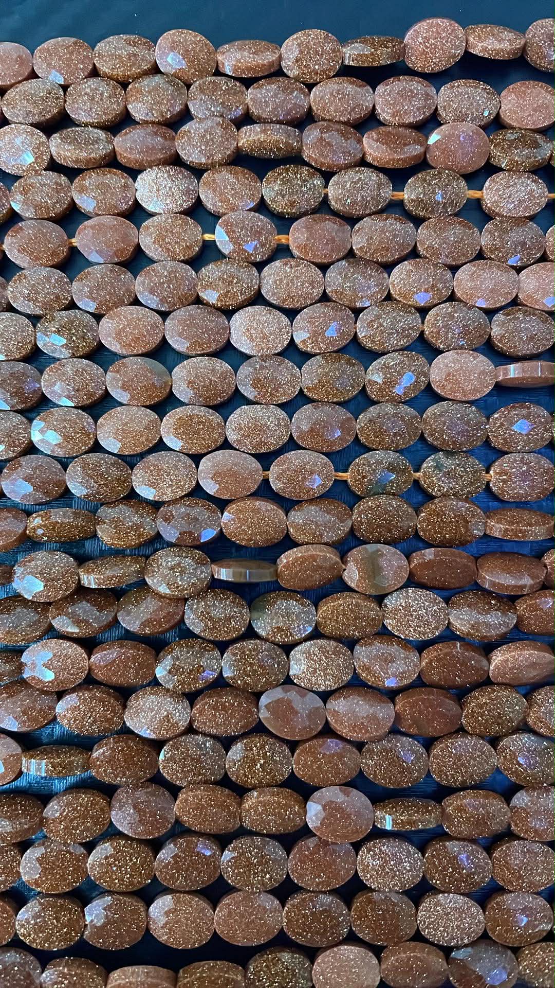 Rivière d'or rouge  env. 8 mm x 6 mm facetté