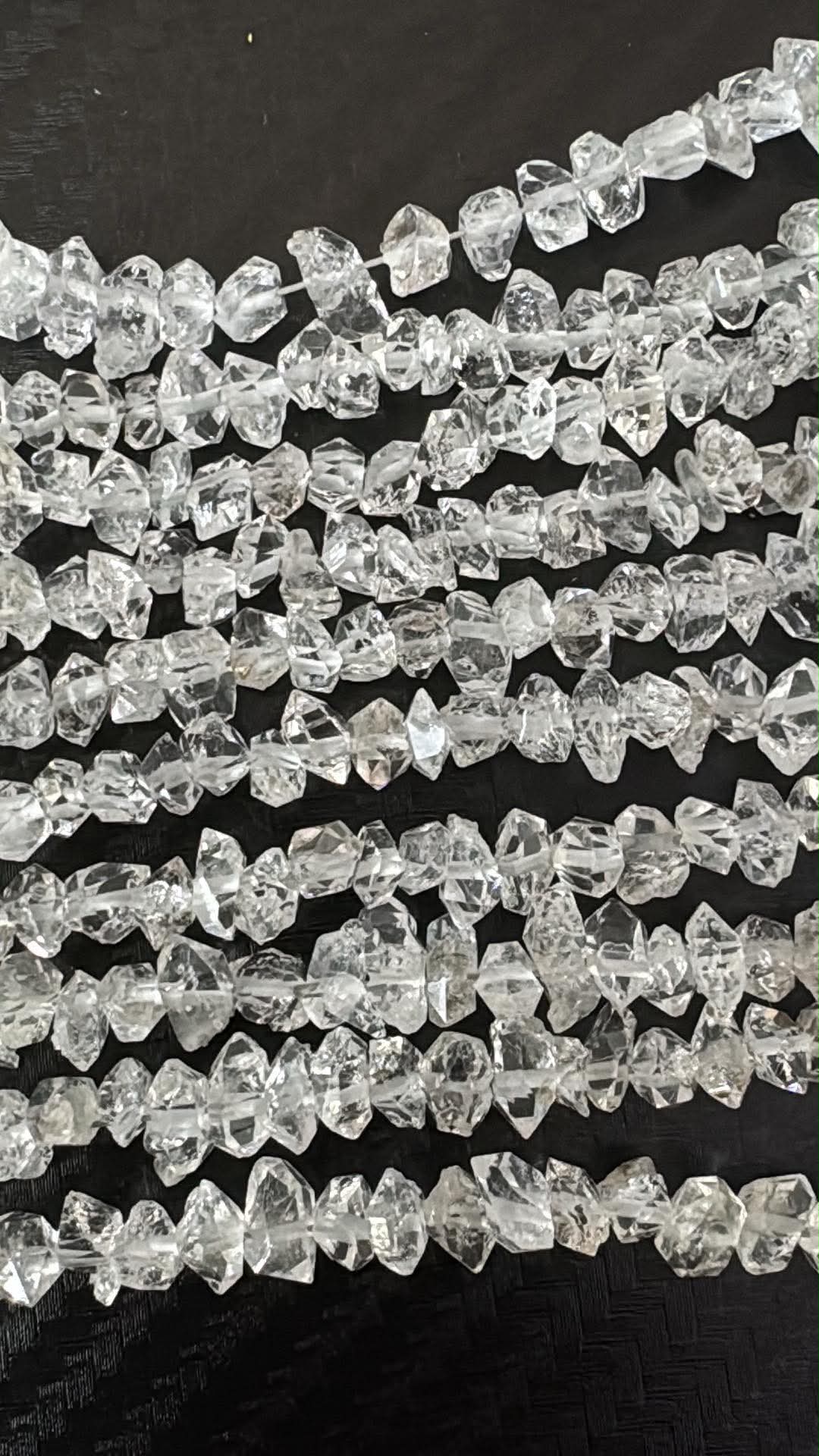 Diamant de Herkimer, fil env. 5–6 mm