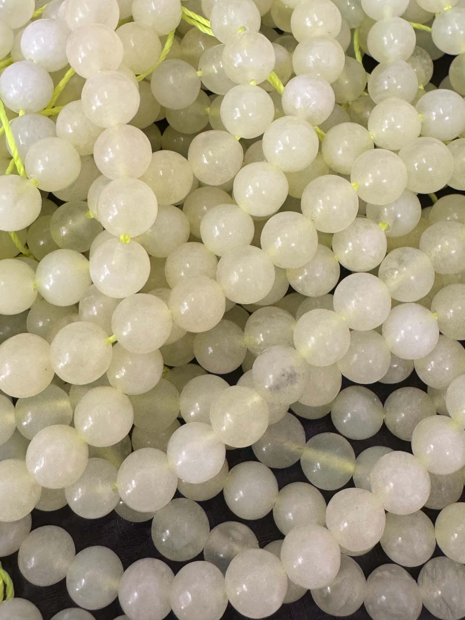 Jade clair, fil de perles rondes 6 mm