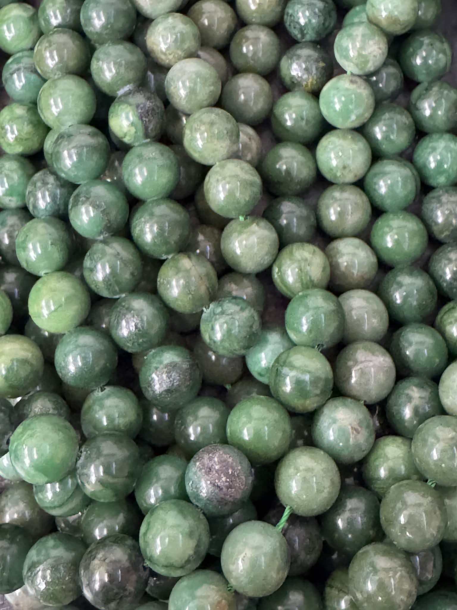 Afrika Jade mit Fuchsit TESTSCHLIFF ca. 10mm