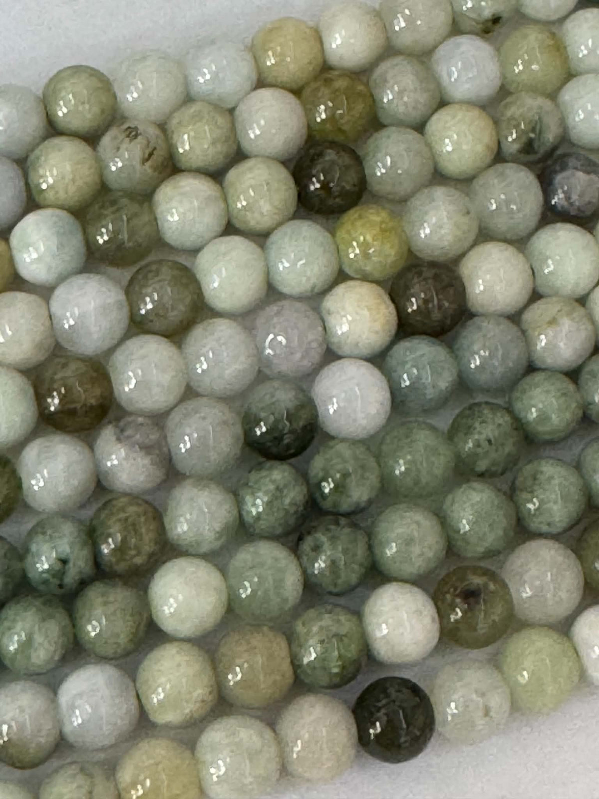Jade du Myanmar, fil de perles rondes 6 mm, mélange