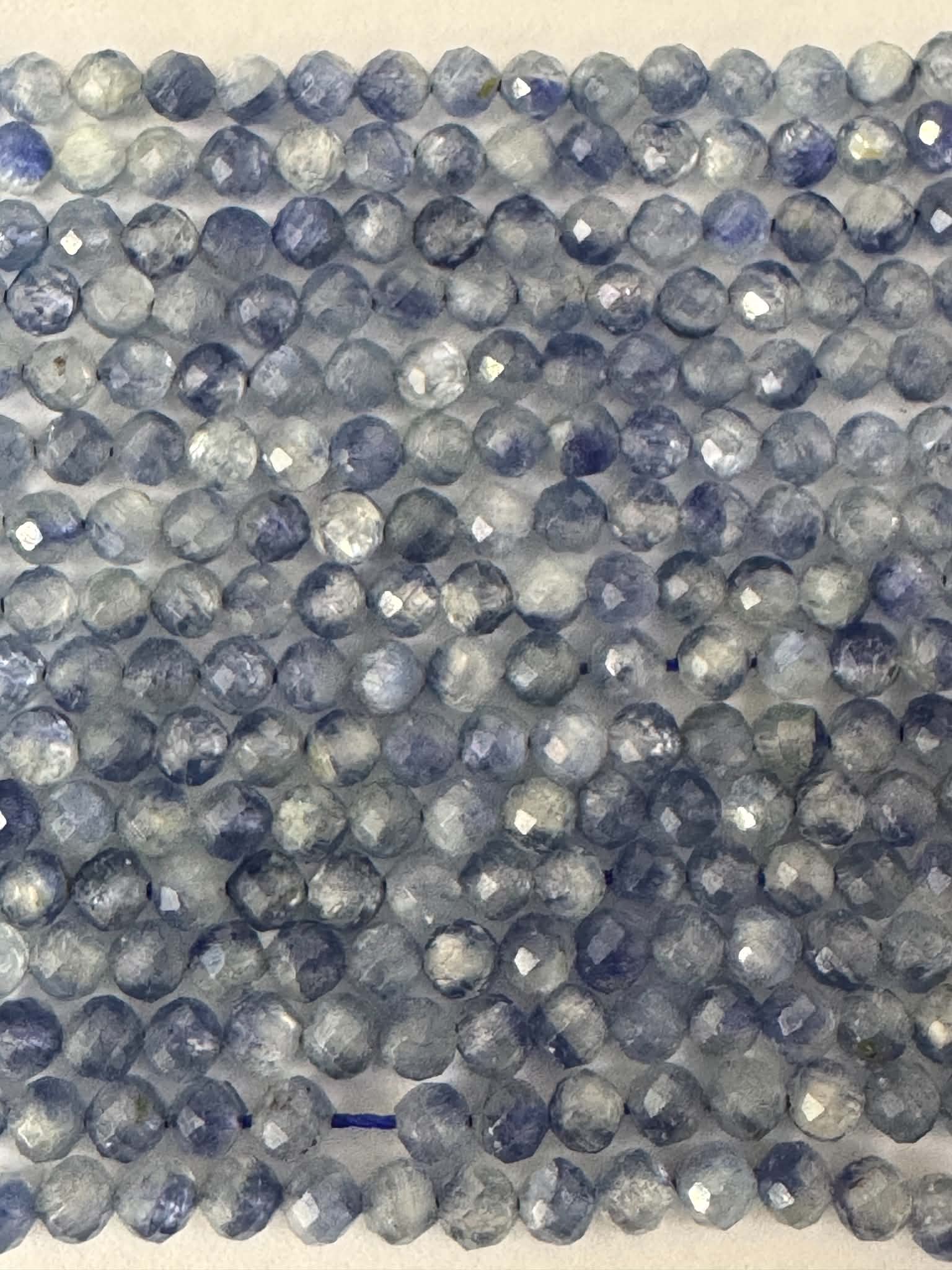 Disthène / Kyanite facetté env. 4 mm, clair