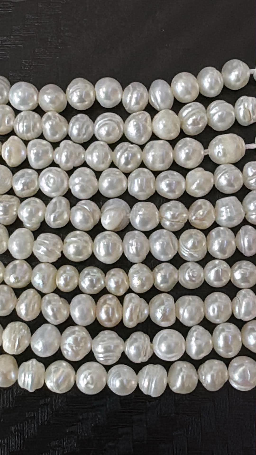 Perles env. 4,5 mm, forme irrégulière