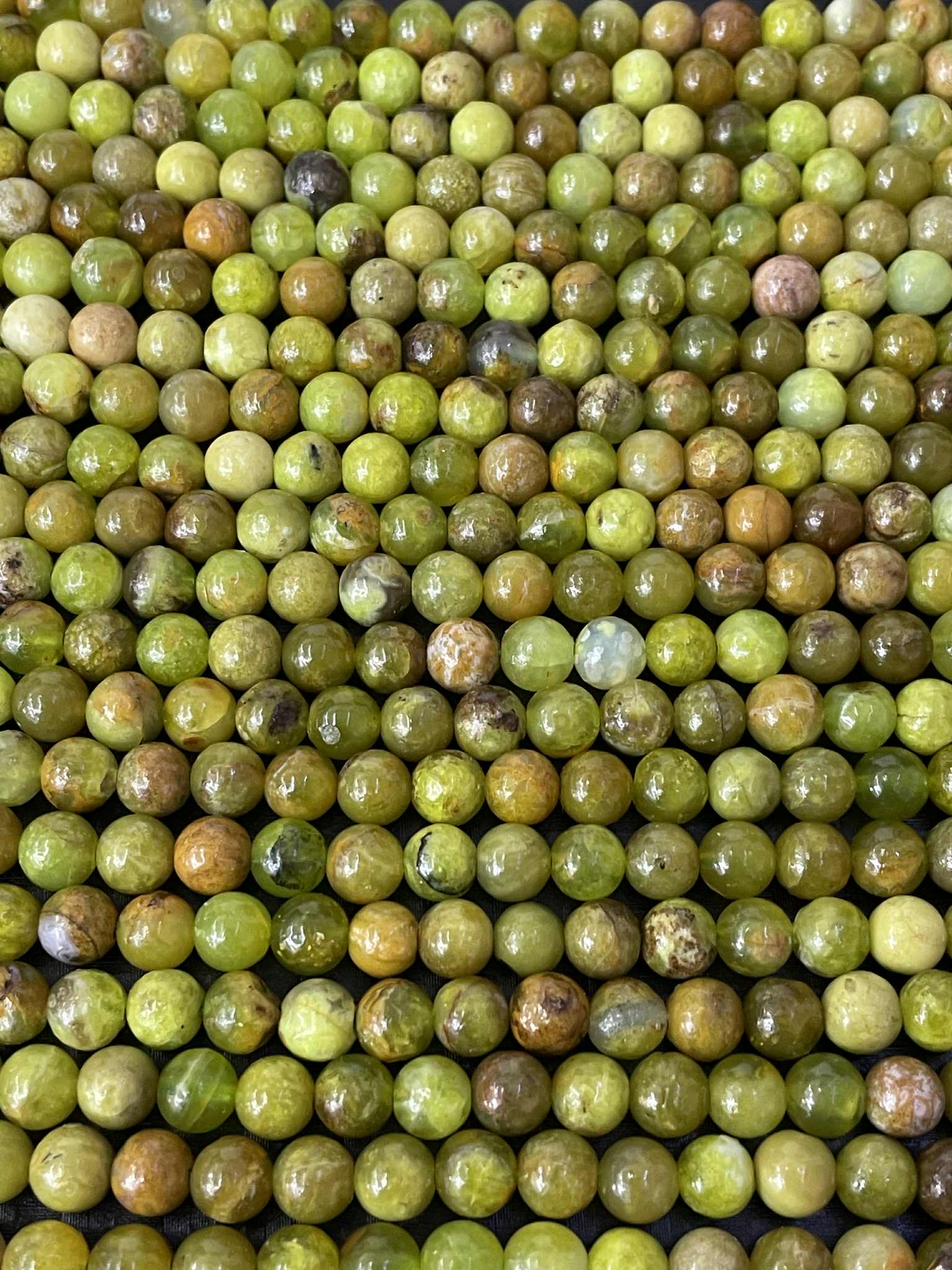 Queensland Opal grün ca 10mm Kugelstrang