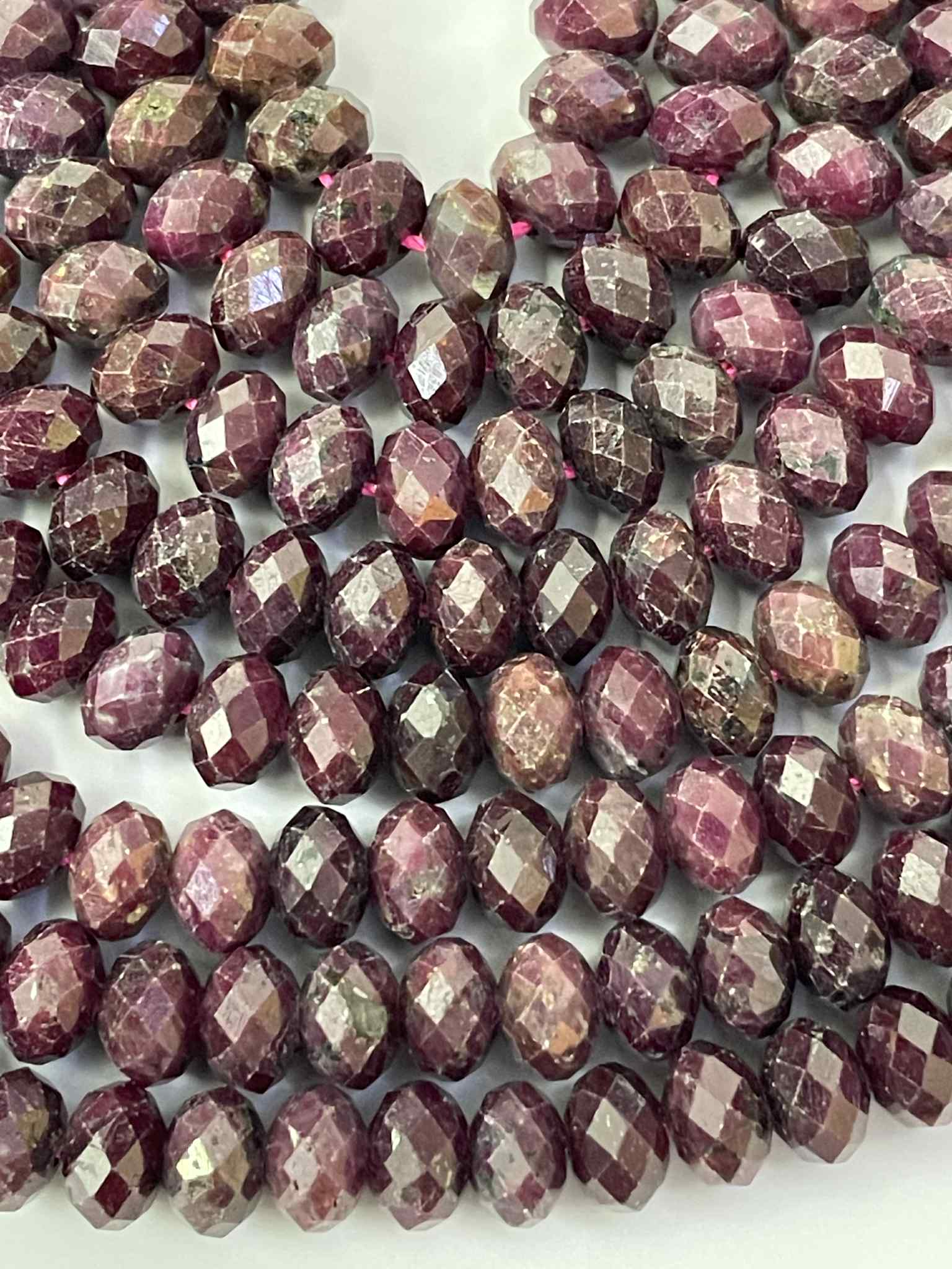 Rubis facetté plat env. 5,8 mm