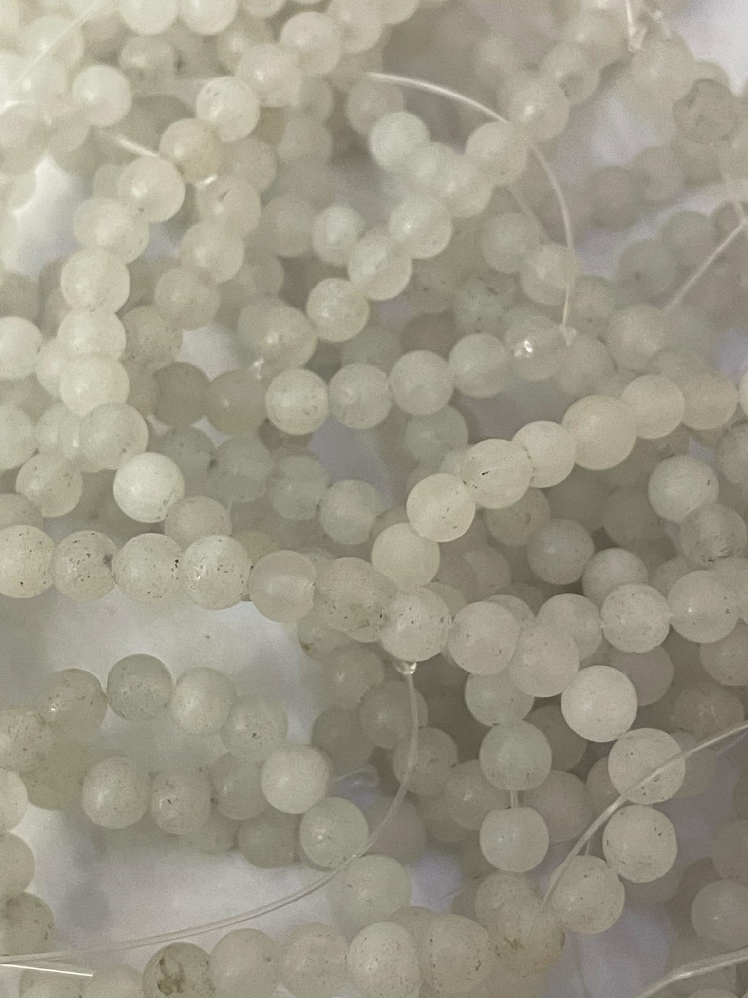Schneequarz 4mm Kugeln  MATT           TESTSCHLIFF